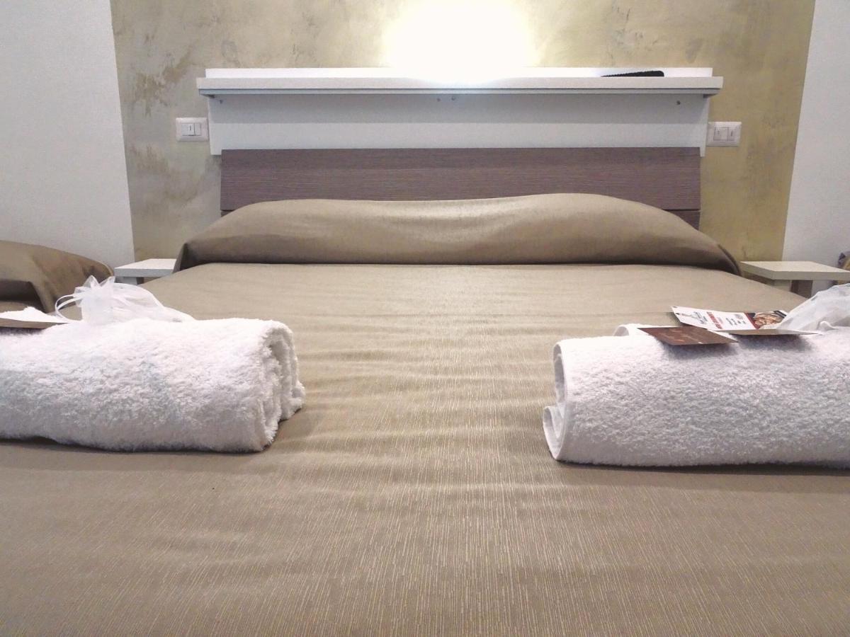Bed&Breakfast a Capua Adiacente al Duomo - IL VICOLO Esterno foto